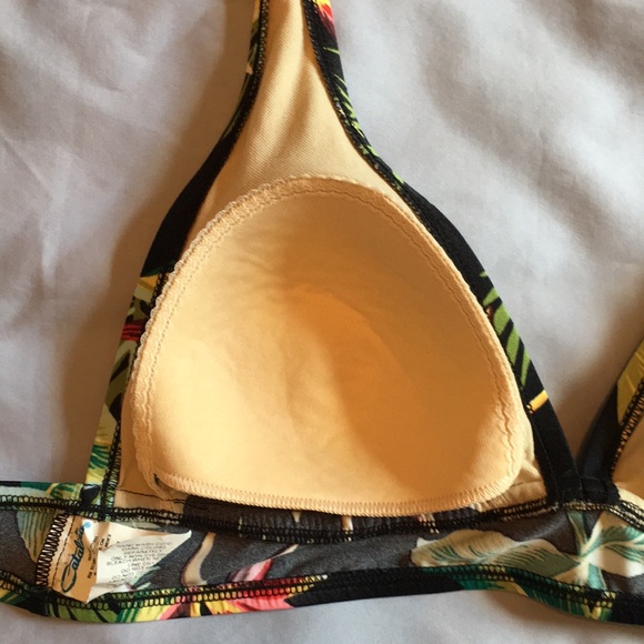 Lovely black and green bikini top by Catalina! - Picture 8 of 16